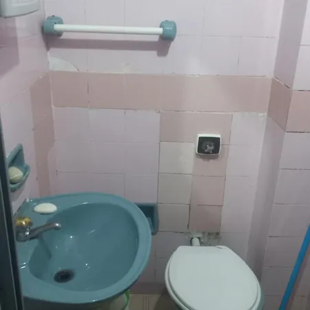 Apartamento Kitnet Pe Na Areia Centro De Mongagua Exterior photo